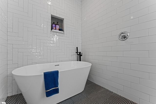 356 W Caroline Street, Greenville, SC 29611