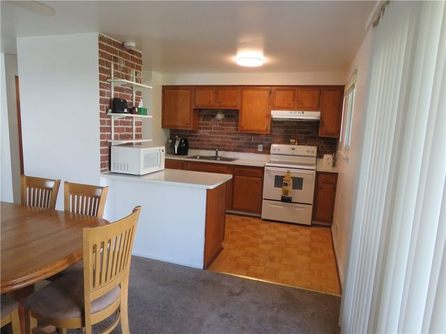 27 Jamee Lane, Gates, NY 14606