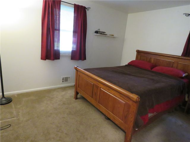 27 Jamee Lane, Gates, NY 14606