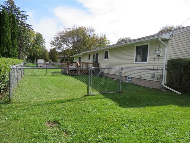 27 Jamee Lane, Gates, NY 14606