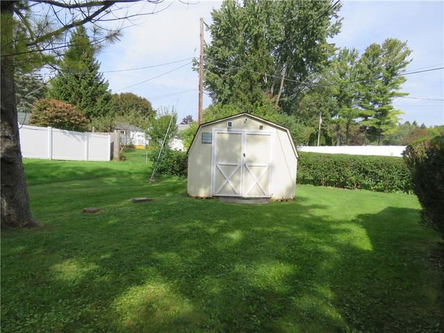 27 Jamee Lane, Gates, NY 14606
