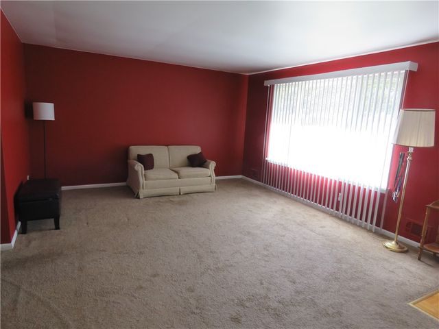 27 Jamee Lane, Gates, NY 14606