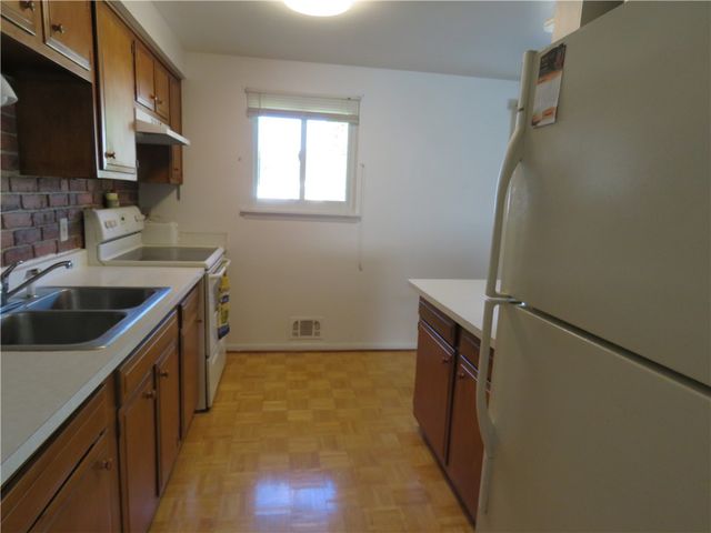 27 Jamee Lane, Gates, NY 14606