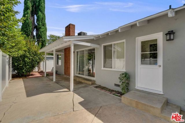 15905 Enadia Way, Los Angeles, CA 91406