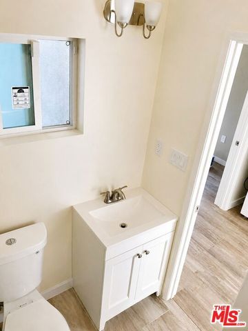 15905 Enadia Way, Los Angeles, CA 91406
