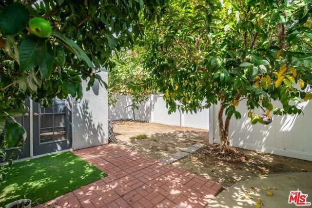 15905 Enadia Way, Los Angeles, CA 91406