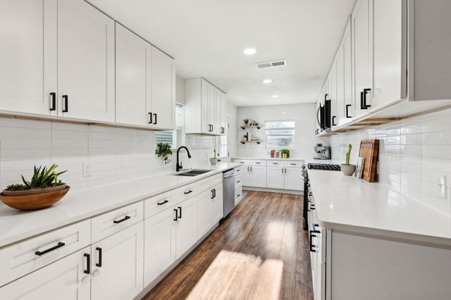 1237 Fuller, Dallas, TX 75218