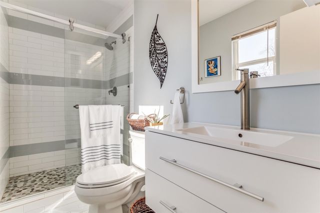 1718 Berkley Avenue, Dallas, TX 75224