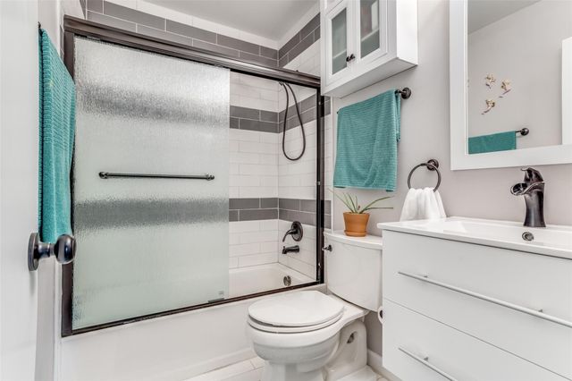 1718 Berkley Avenue, Dallas, TX 75224