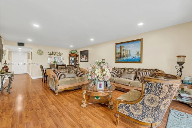 12900 SW 13th Street 309E, Pembroke Pines, FL 33027
