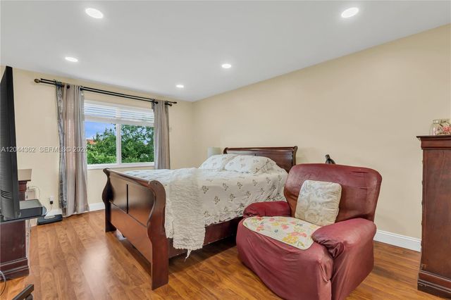 12900 SW 13th Street 309E, Pembroke Pines, FL 33027