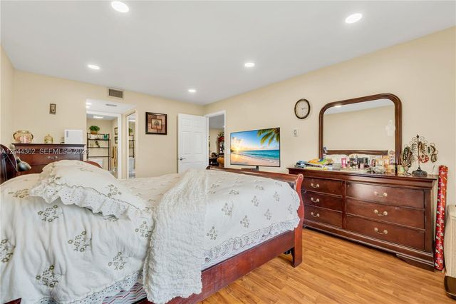 12900 SW 13th Street 309E, Pembroke Pines, FL 33027