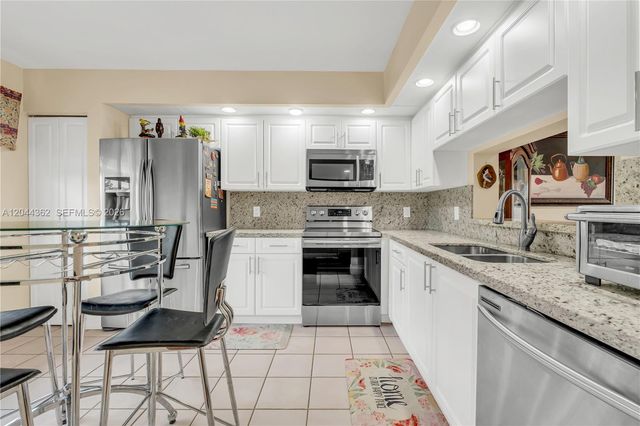 12900 SW 13th Street 309E, Pembroke Pines, FL 33027