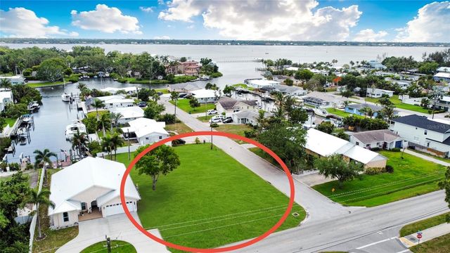 2213 10TH STREET W, Palmetto, FL 34221