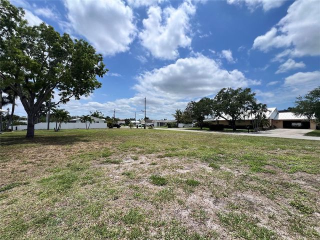 2213 10TH STREET W, Palmetto, FL 34221
