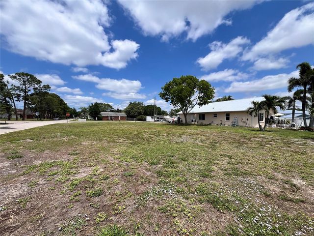 2213 10TH STREET W, Palmetto, FL 34221