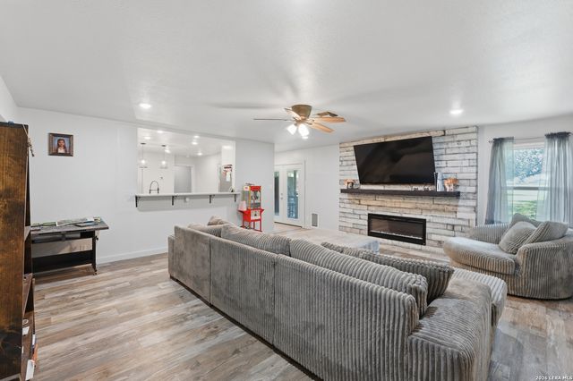 111 Deer Run, Pleasanton, TX 78064
