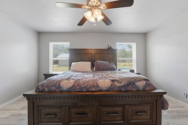 111 Deer Run, Pleasanton, TX 78064