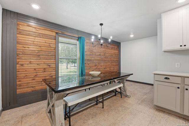 111 Deer Run, Pleasanton, TX 78064