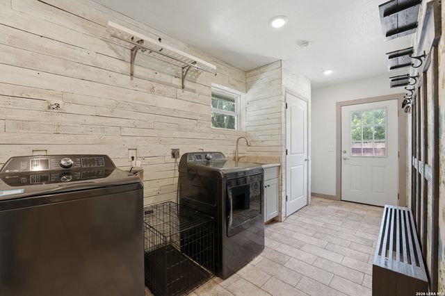 111 Deer Run, Pleasanton, TX 78064