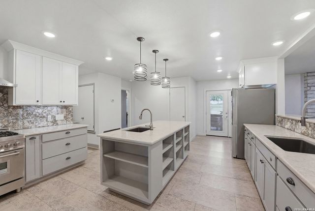 111 Deer Run, Pleasanton, TX 78064