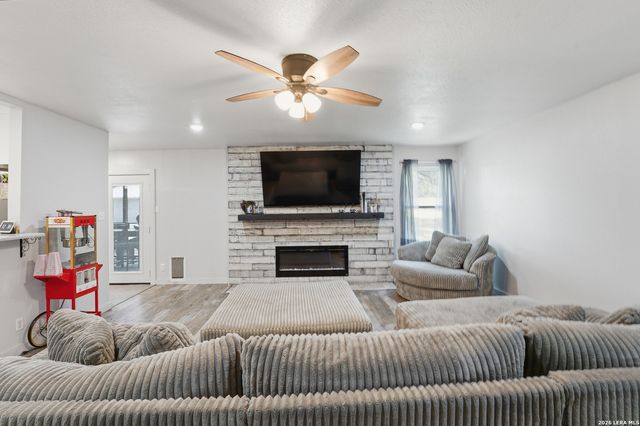 111 Deer Run, Pleasanton, TX 78064