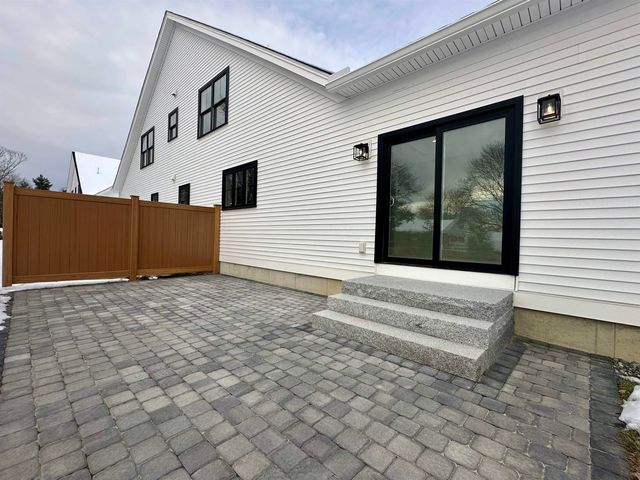 15 Little River Road Unit 4, Exeter, NH 03833