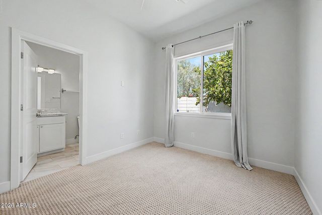 2245 E CHEERY LYNN Road, Phoenix, AZ 85016