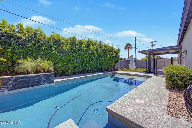 2245 E CHEERY LYNN Road, Phoenix, AZ 85016