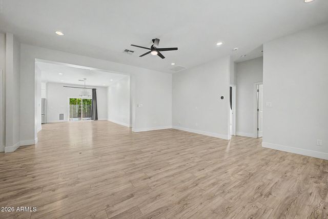 2245 E CHEERY LYNN Road, Phoenix, AZ 85016