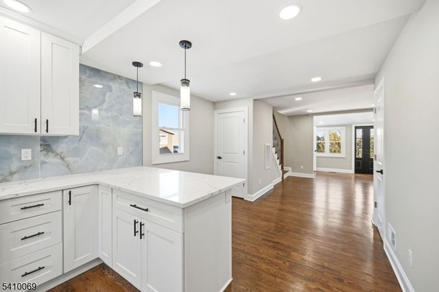 47 Nokomis Ave, Parsippany-troy Hills Twp., NJ 07034