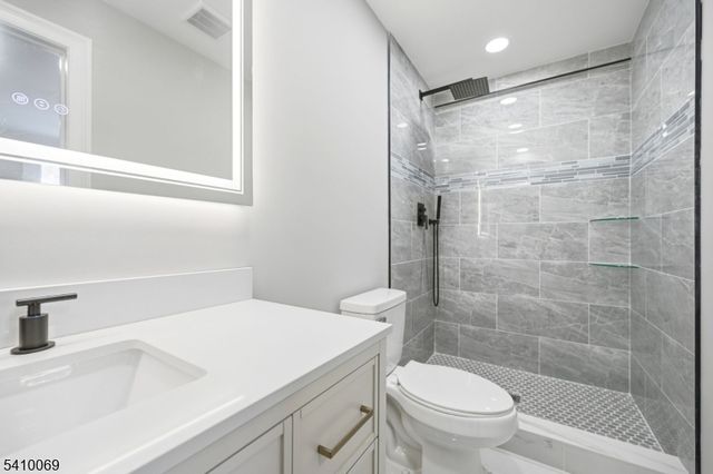 47 Nokomis Ave, Parsippany-troy Hills Twp., NJ 07034