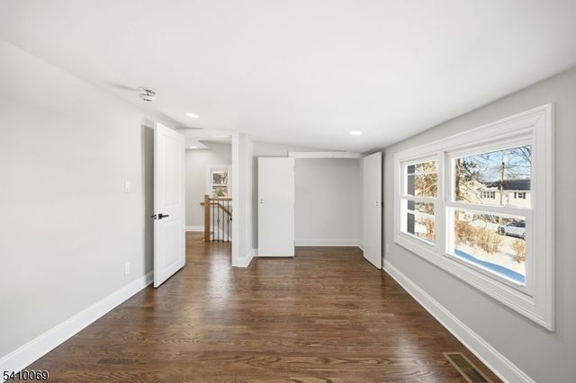 47 Nokomis Ave, Parsippany-troy Hills Twp., NJ 07034