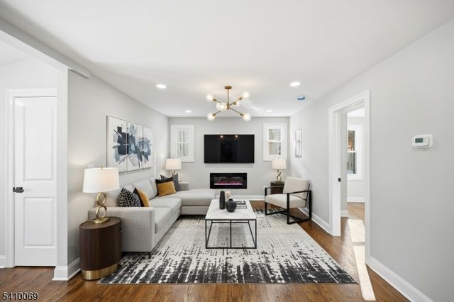 47 Nokomis Ave, Parsippany-troy Hills Twp., NJ 07034