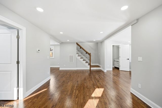 47 Nokomis Ave, Parsippany-troy Hills Twp., NJ 07034