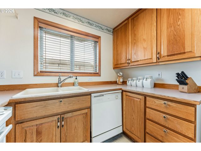 2413 Nw OCEANIA Dr, Waldport, OR 97394