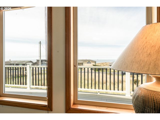 2413 Nw OCEANIA Dr, Waldport, OR 97394