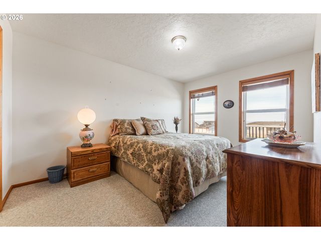 2413 Nw OCEANIA Dr, Waldport, OR 97394