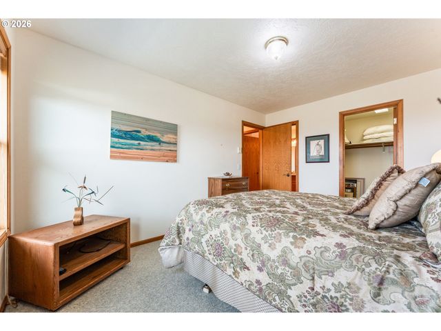 2413 Nw OCEANIA Dr, Waldport, OR 97394