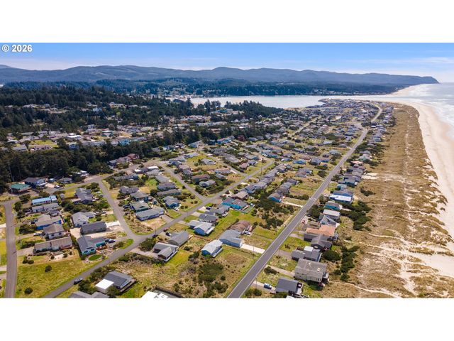 2413 Nw OCEANIA Dr, Waldport, OR 97394