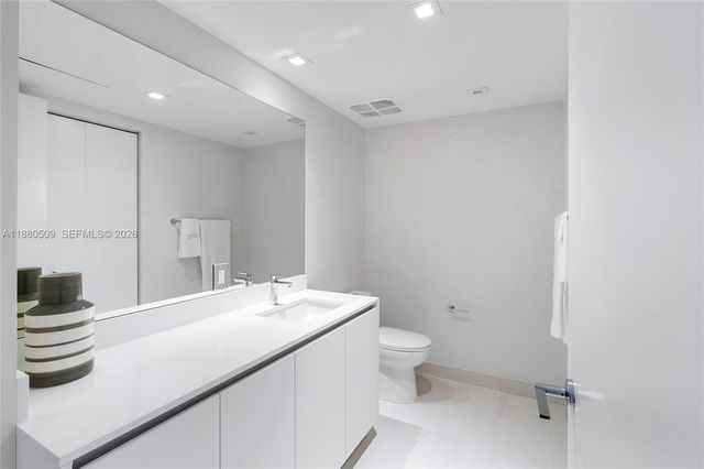 1116 N Ocean Boulevard 1404, Pompano Beach, FL 33062