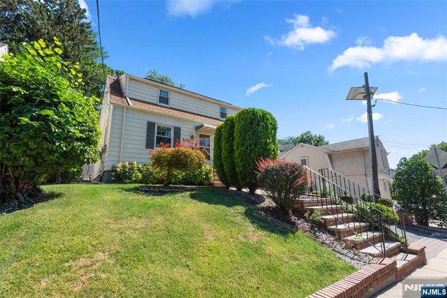 692 Passaic Avenue, Kearny, NJ 07032