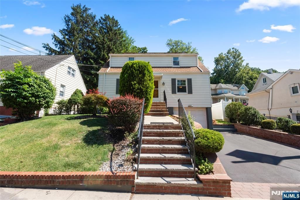 692 Passaic Avenue, Kearny, NJ 07032