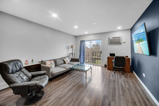 1133 S Finley Road 310, Lombard, IL 60148