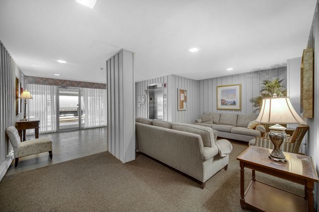 1133 S Finley Road 310, Lombard, IL 60148