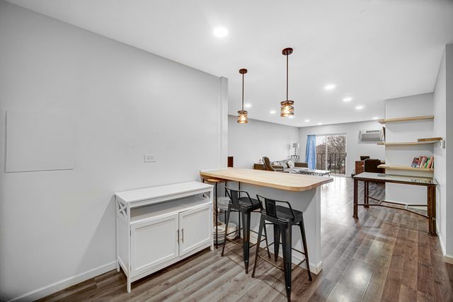 1133 S Finley Road 310, Lombard, IL 60148