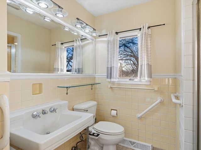 2610 31ST Street, Moline, IL 61265