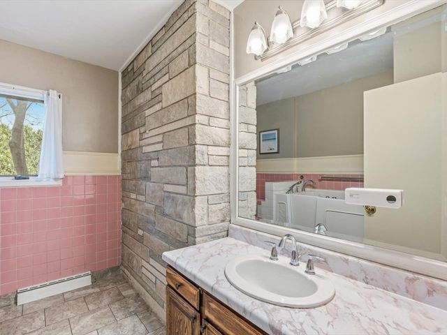 2610 31ST Street, Moline, IL 61265