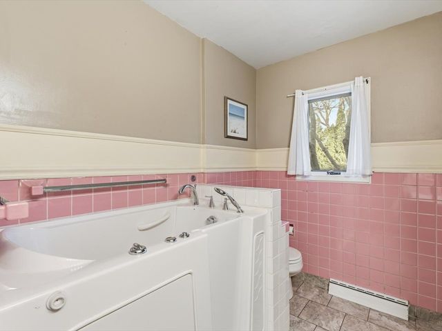 2610 31ST Street, Moline, IL 61265