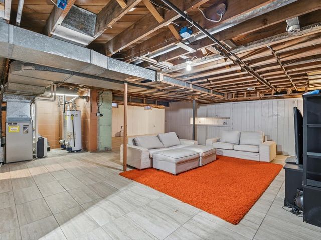 2610 31ST Street, Moline, IL 61265